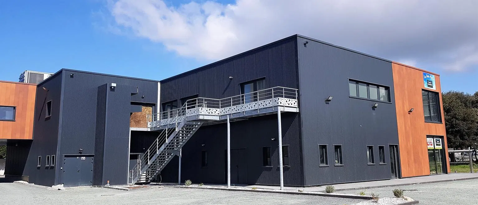 Prefabricated Light Construction Building Metal Steel Structure Four Levels Store Hotel