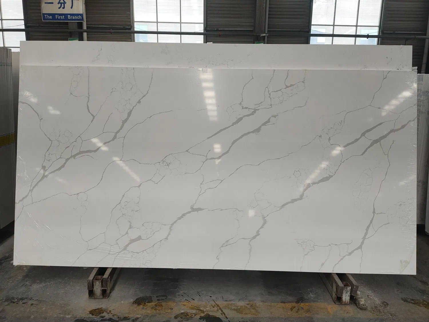 Hot Sale Artificial Quartz Stone Slab Used for Kitchen Countertops