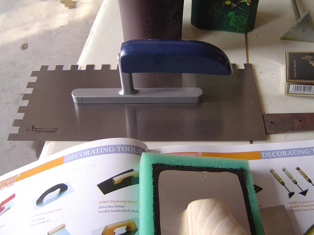 Wooden Handle Steel Blade Nothed Plastering Trowel