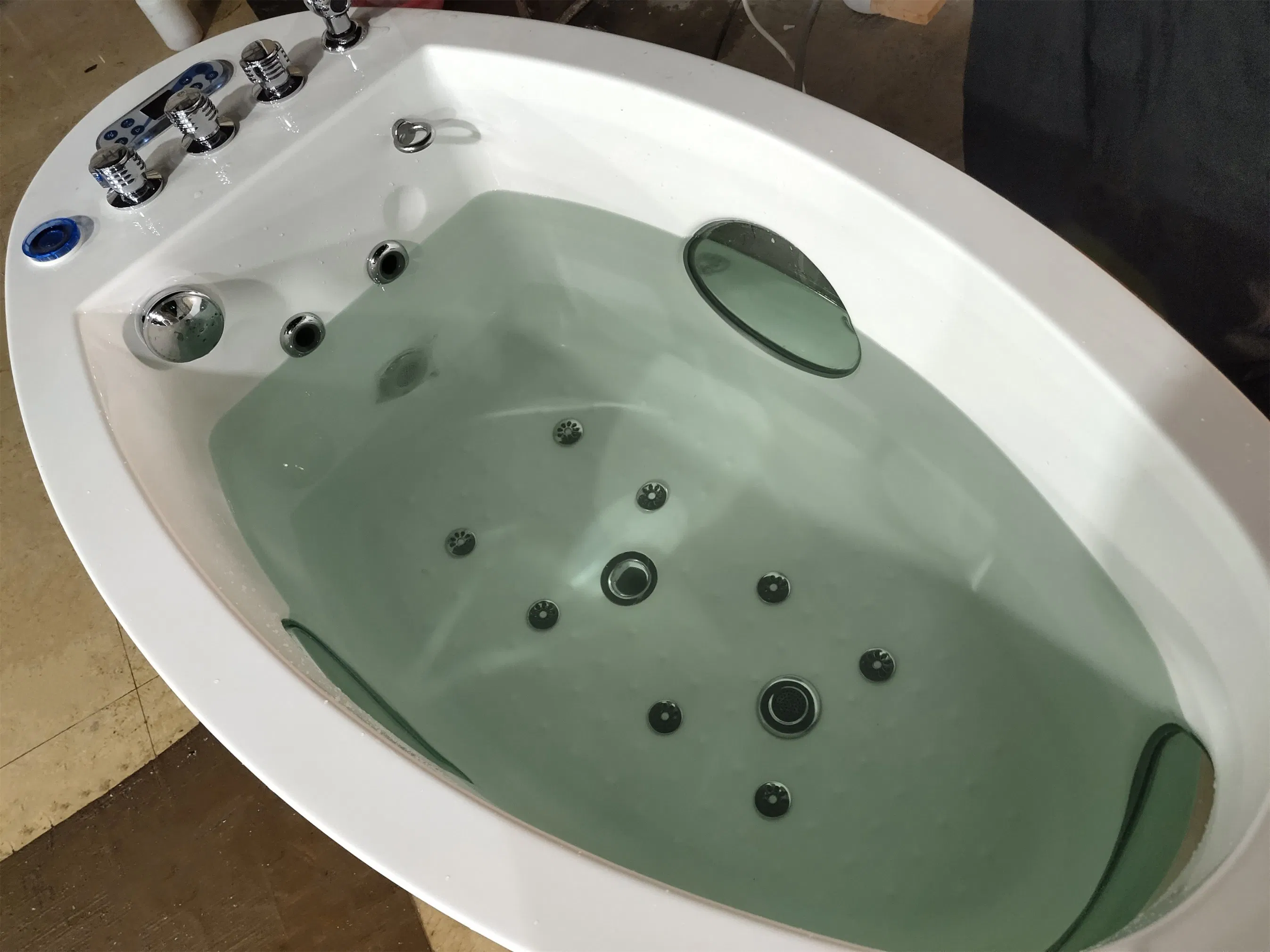 Ванна для питомцев с гидромассажем и подсветкой