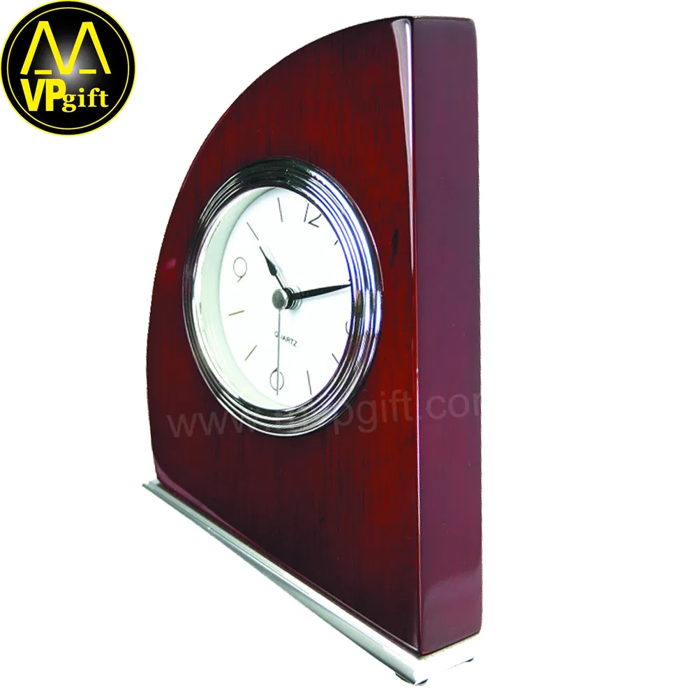 China Shenzhen Custom High Quality Fashion VIP Souvenir Gift Wooden Desk Table Quartz Clock