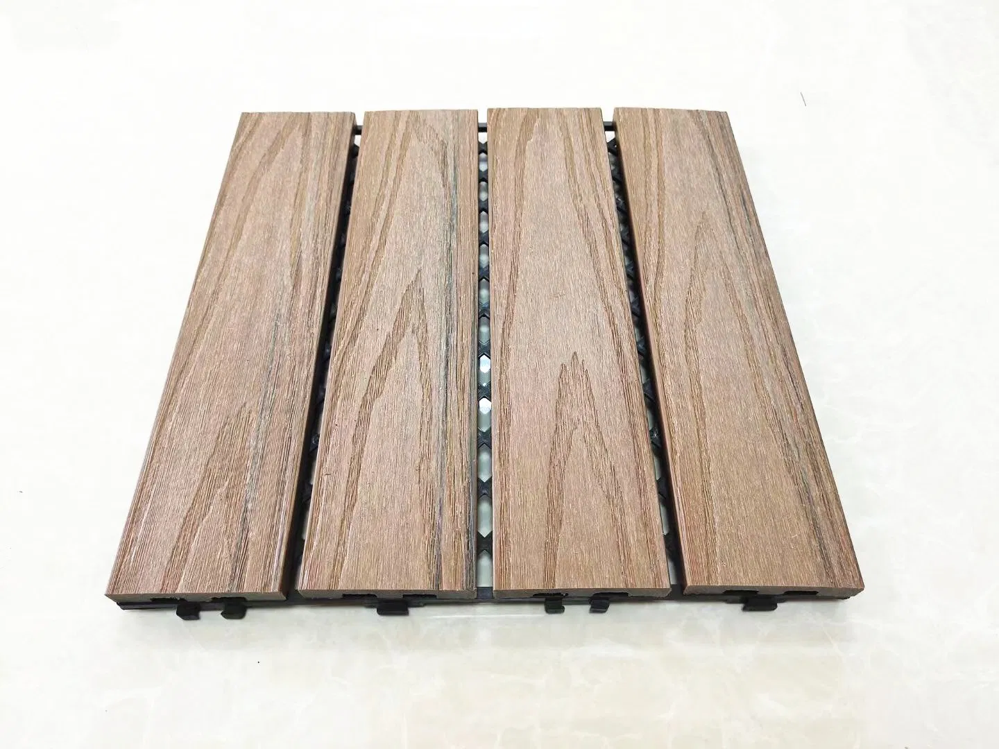 Synthetic Wood Plastic Composite/WPC Outdoor Decking Floor Tiles