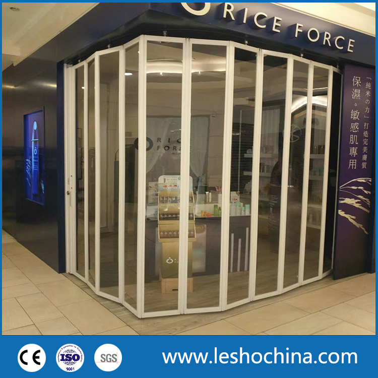 China Manufacturer Balcony PC Transparent Folding Doors Plastic Popular Design