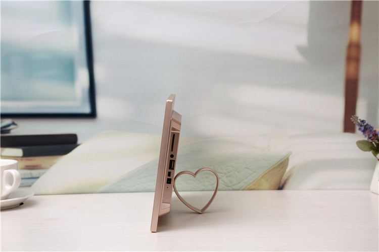 Direct Factory Beautiful 12inch Digital Photo Frame for Marketing