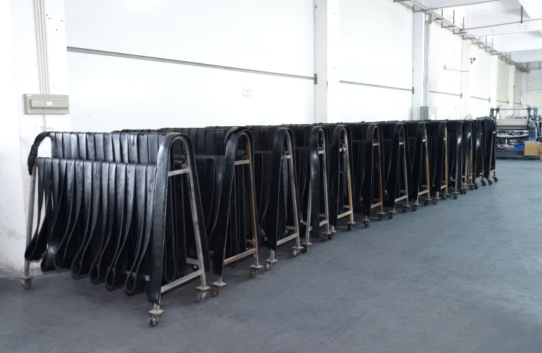 Made in China TPV/TPE Rubber Sealing Strip Extrusion Window Seal