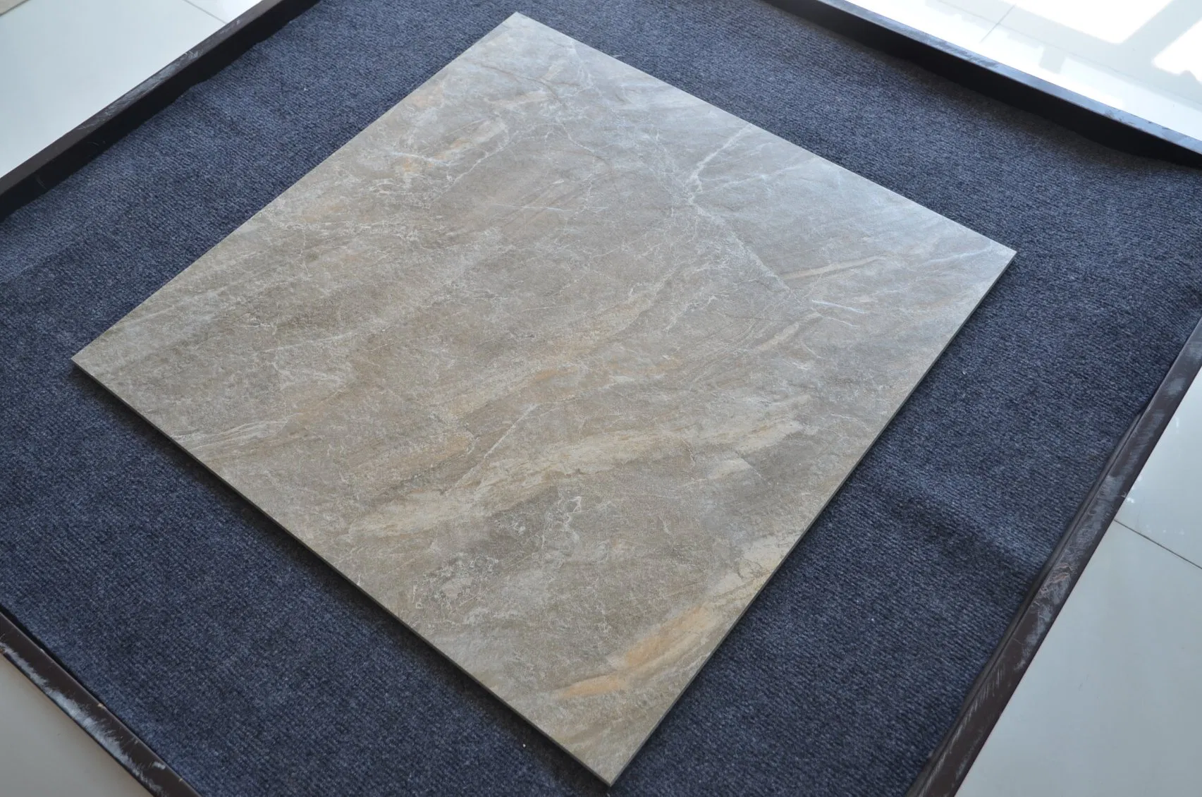 Керамогранит 600x600 мм антибактериальный для ванной