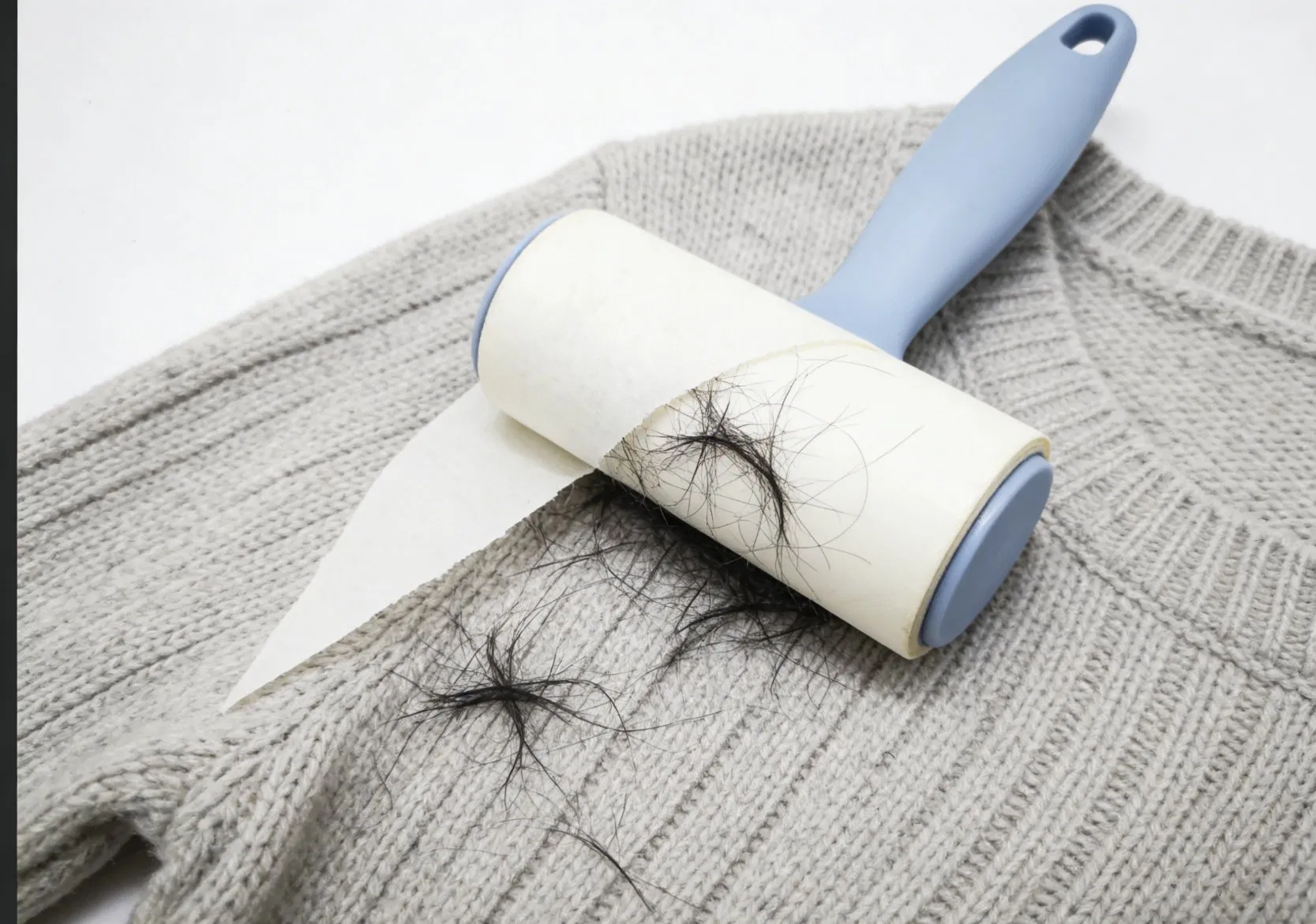 Lint Roller for Pet Hair Extra Sticky Reusable Handle with Adhesive Refills for Clothes, Furniture, Carpet, Couch and Car Interior