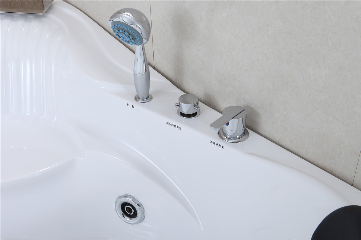 Угловая акриловая гидромассажная ванна BOSTANA