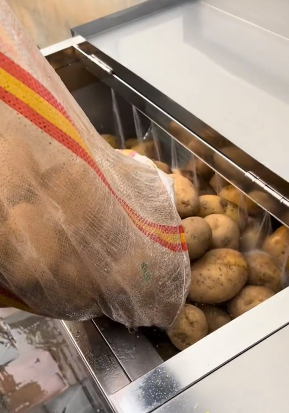 Multifunctional Automatic Carrots Potatoes and Other Vegetables Peeling and Cleaning Machine