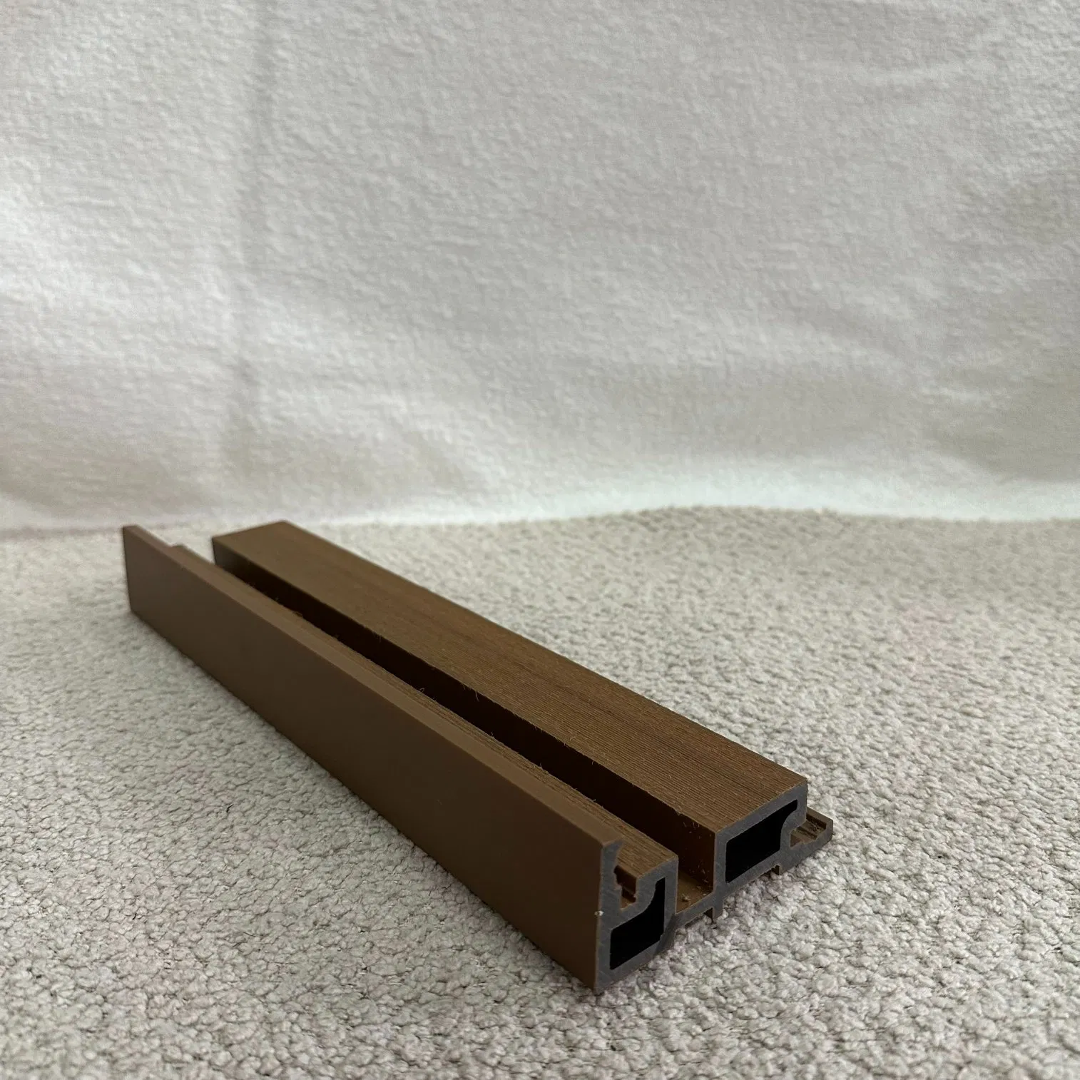 Durable WPC Outside Corner Molding 99X49mm Size Seamless Panel Transition Connection System