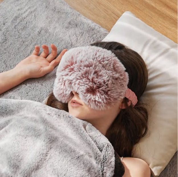 Plush Heated Eye Mask: Moisturizing Warmth to Relieve Fatigue