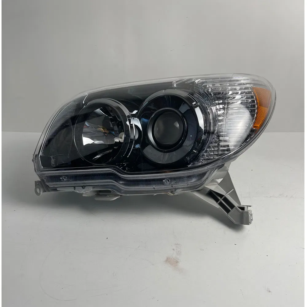 Фара головного света Toyota Hilux Surf 4runner 2003-2008