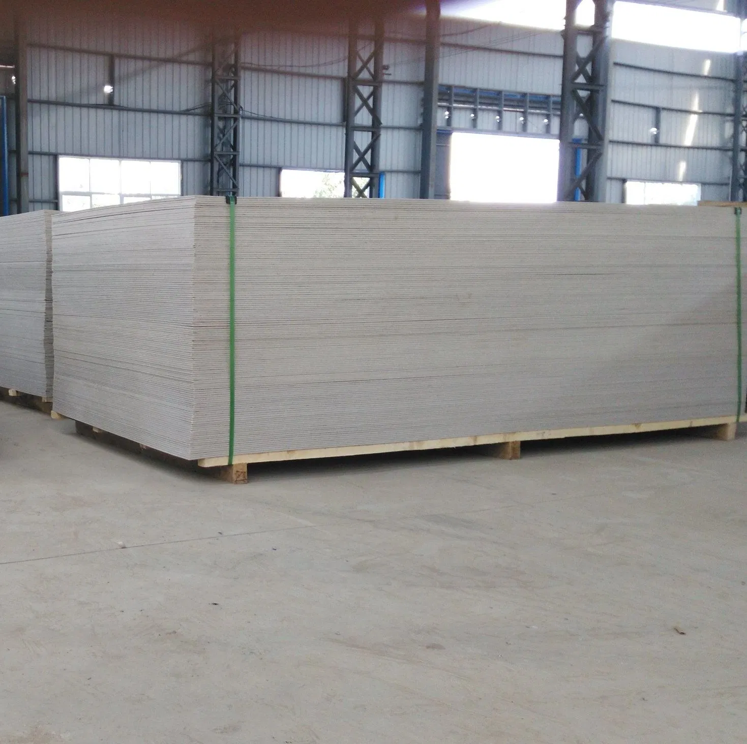 Reinforced Impact Resistant Waterproof Calcium Silicate Cement Board for Industrial Wall Cladding