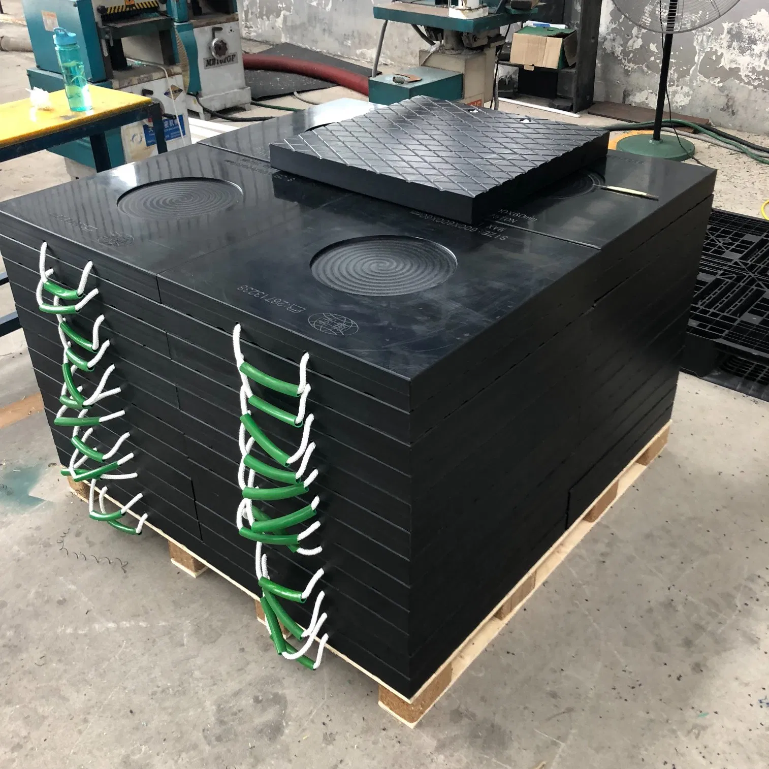 HDPE Outrigger Crane Pad High Quality Crane Pad UHMWPE Outrigger Pad