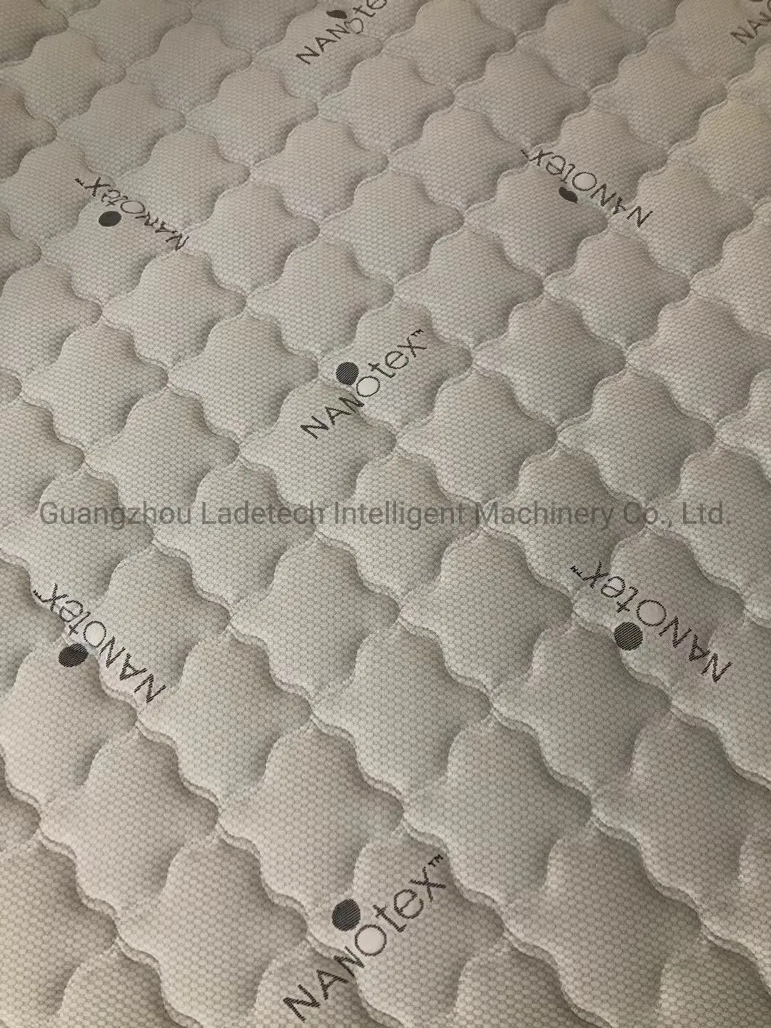 LDT-QTF02 High Class Thick Mattress Topper Multineedle Quilted Fabric