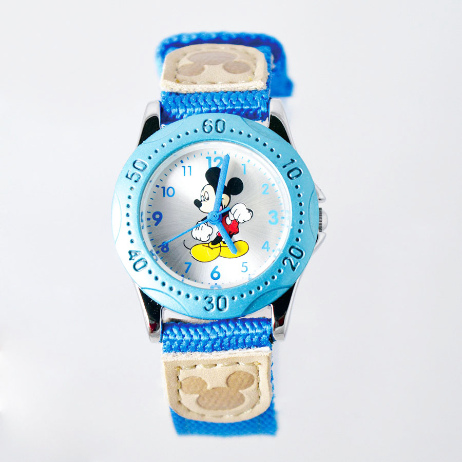 Customized Fashionable Promotional Silicone Watch Women and Children Watch for Gift