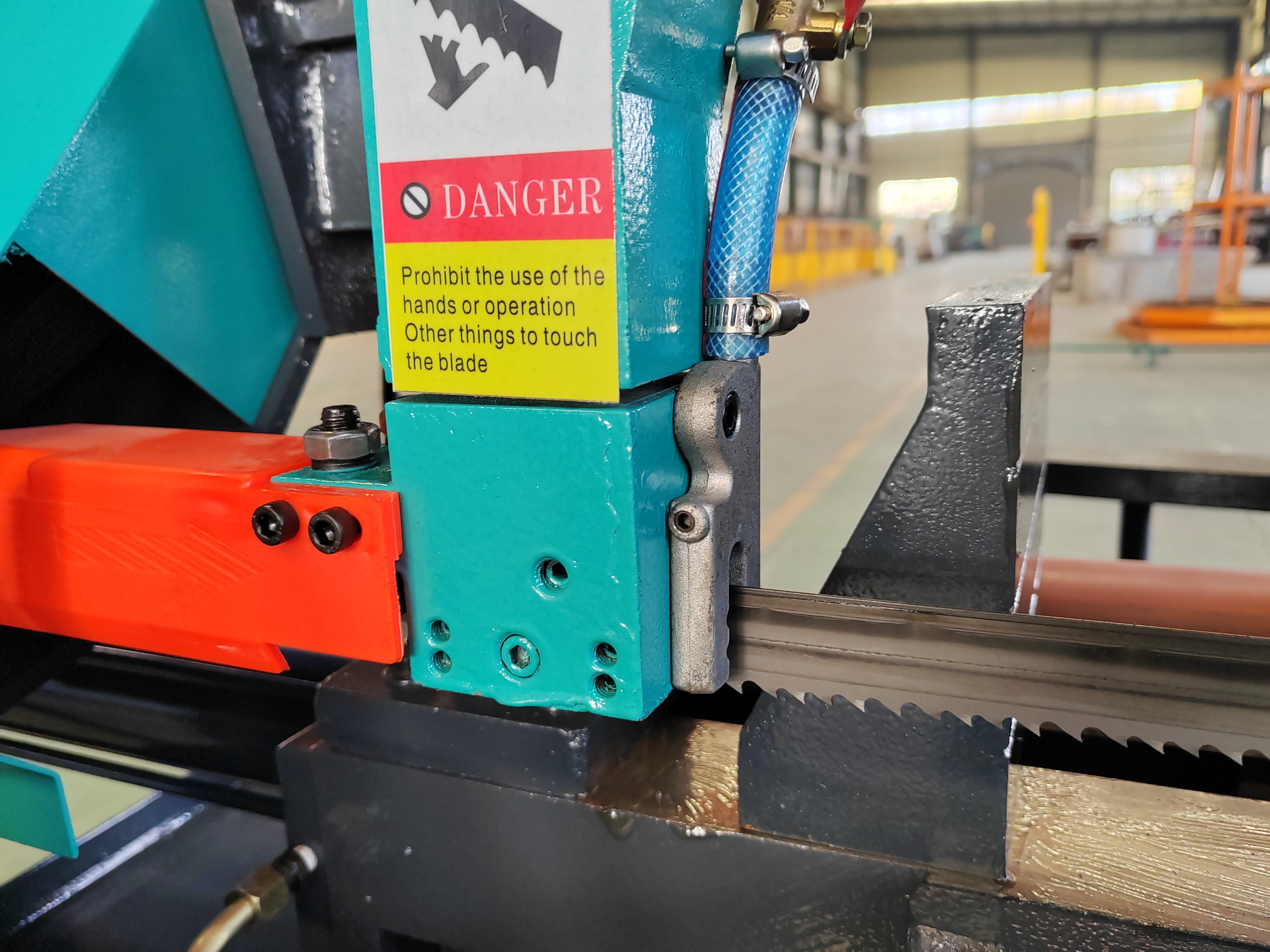 Ленточная пила полуавтоматическая универсальная стандартная