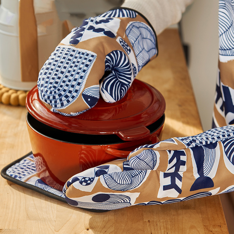 Tiger Custom Heat Resistant Oven Mitts and Pot Holder Sets