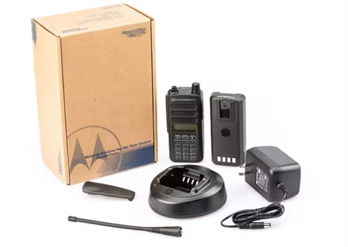 Портативная рация Motorola XIR C2660 с клавиатурой
