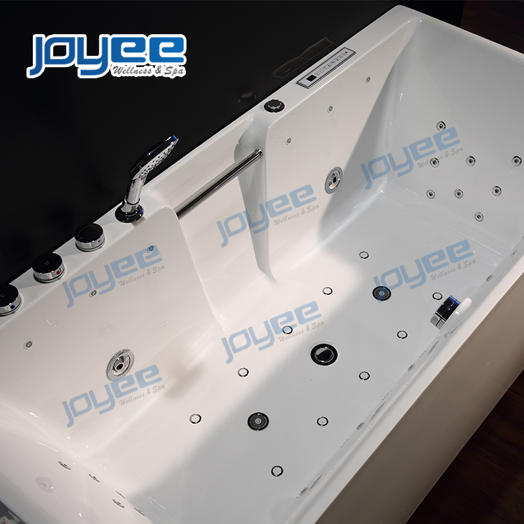 Угловая акриловая ванна Jacuzzi с гидромассажем и душем