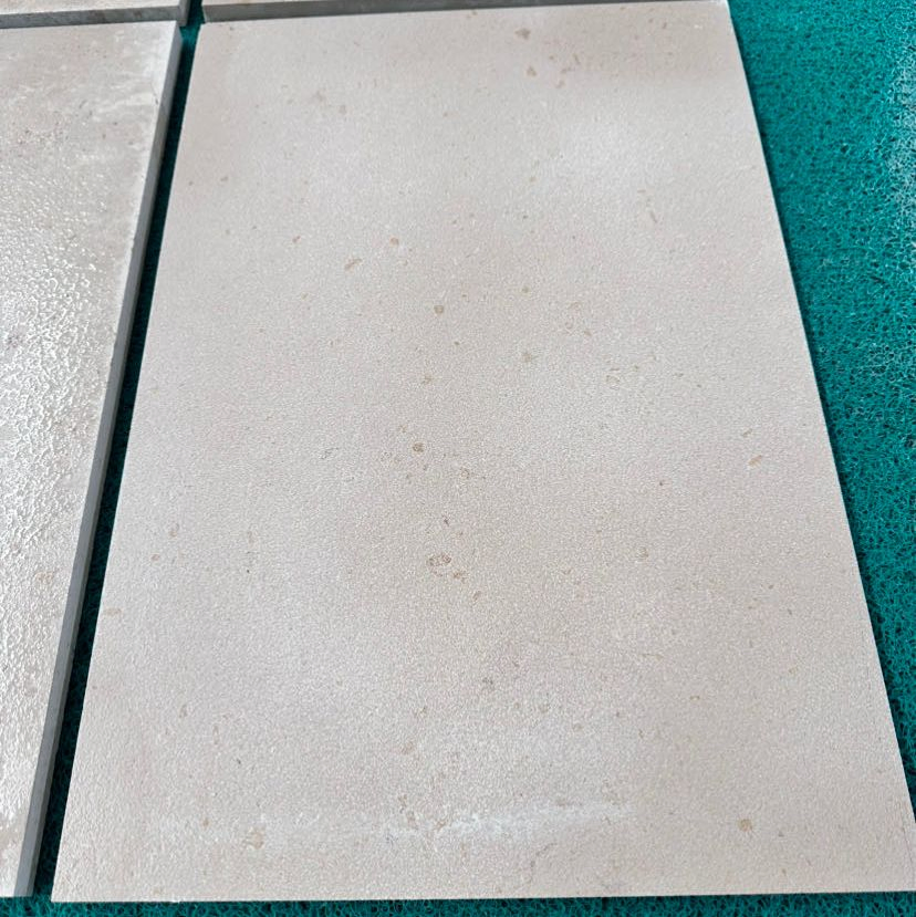 Sandblast/Honed/ Polished/Nature Splite Castle Beige Limestone Tile for Floor and Wall