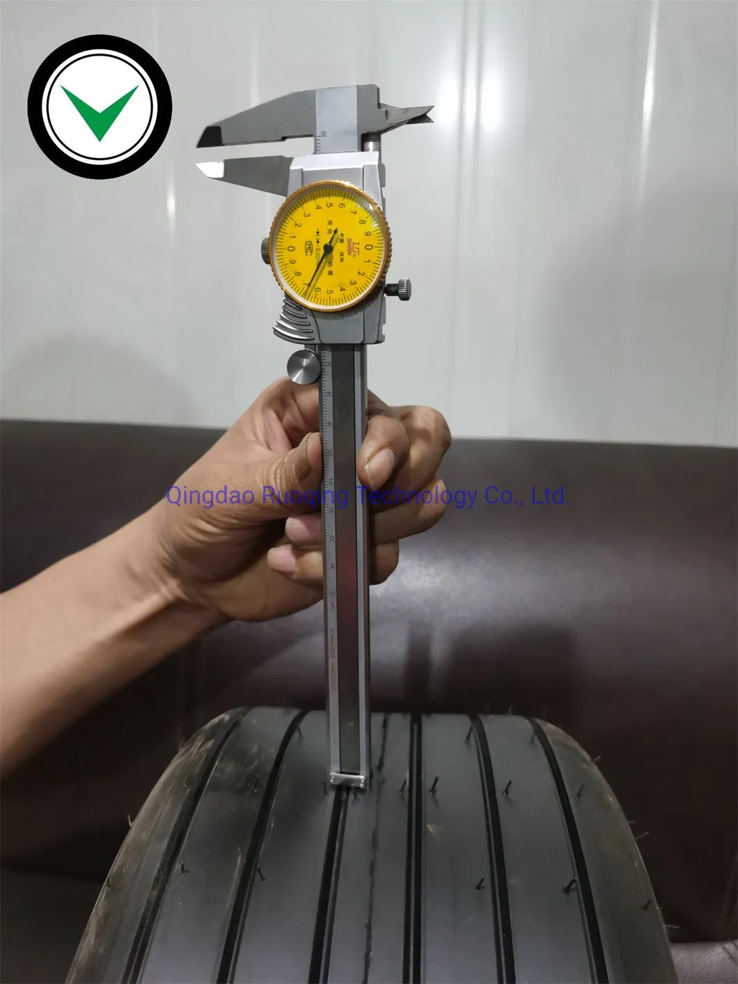 18*8.50-8 Factory PU Flat Free Wheel with Steel Rim with Reach of Straight Rib PU