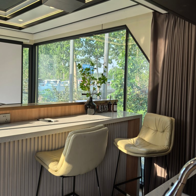 Homestay Space Pod House – Cross-Border Capsule Micro Villa with Mountain Scenic View