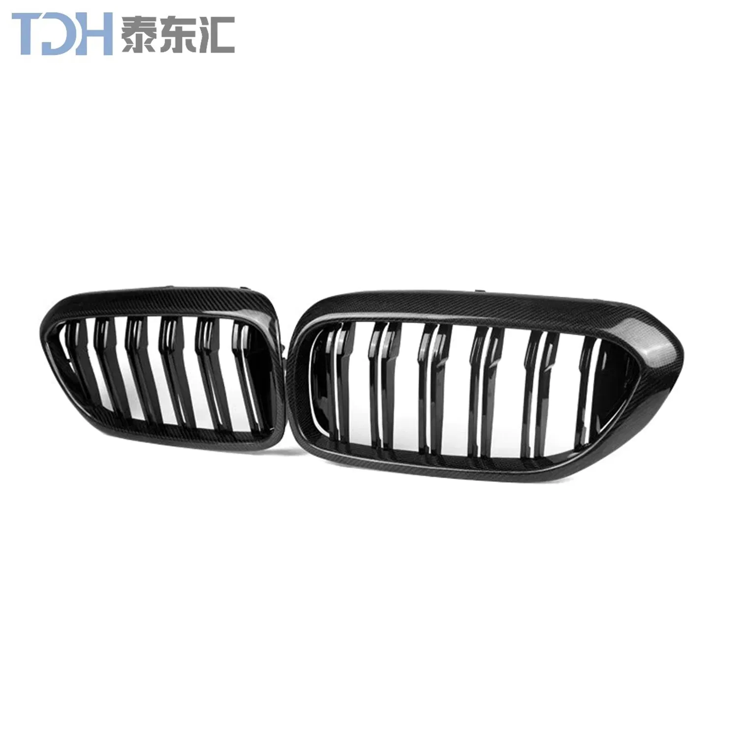 Декоративная накладка на решетку радиатора BMW 5 серии G30