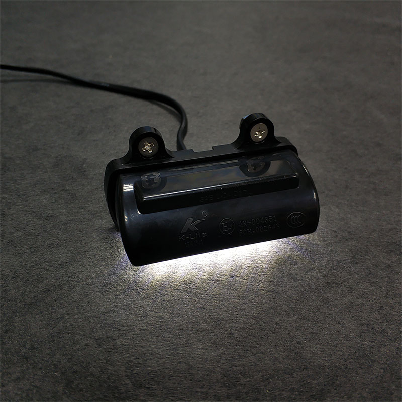 Светодиодный фонарь номерного знака CCC E4 E-MARK