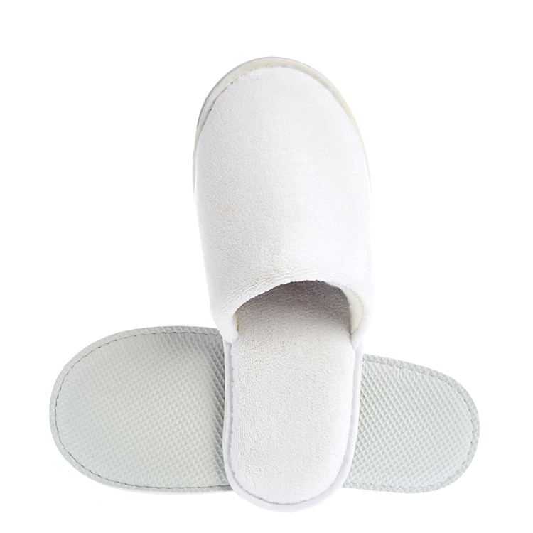 Personalized Custom Logo Hotel Room SPA Guest House Hospital Disposable White Coral Fleece Slippers Manufacturer