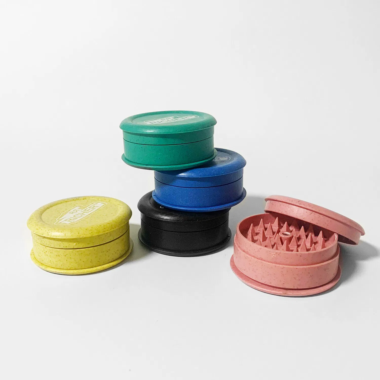 High Quality 3layers Degradable Plastic Herb Grinder Custom Logo Eco-Friendly