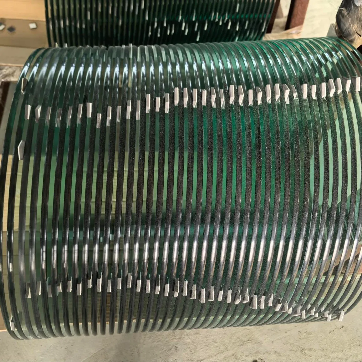 Custom Size 3mm-19mm Clear Extra Clear Laminated Toughened Tempered Glass Sheet with CE Ans Can Certified High Strength for Table Top Windows Doors