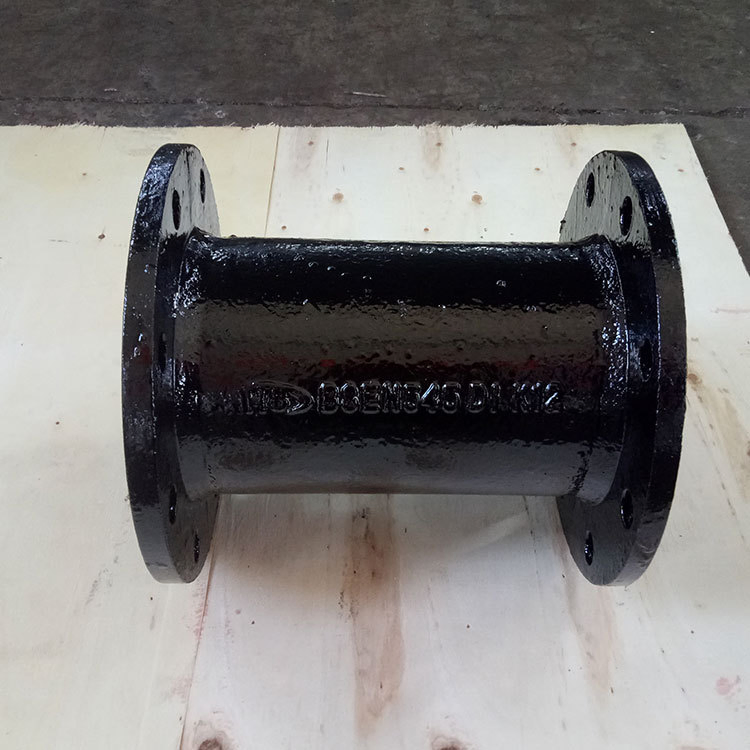 Ductile Iron Spigot Fitting with Integrated Restraint System