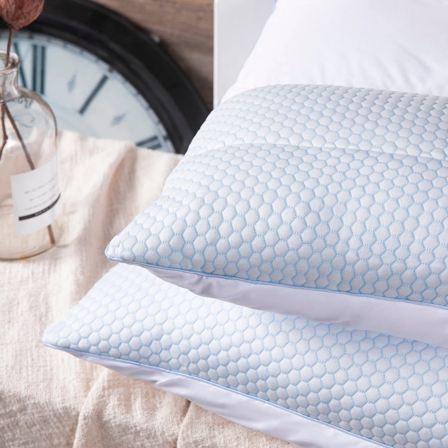 2021 Luxury Cooling Goose Down Fiber Fill Custom Shape Neck Massage Pillow