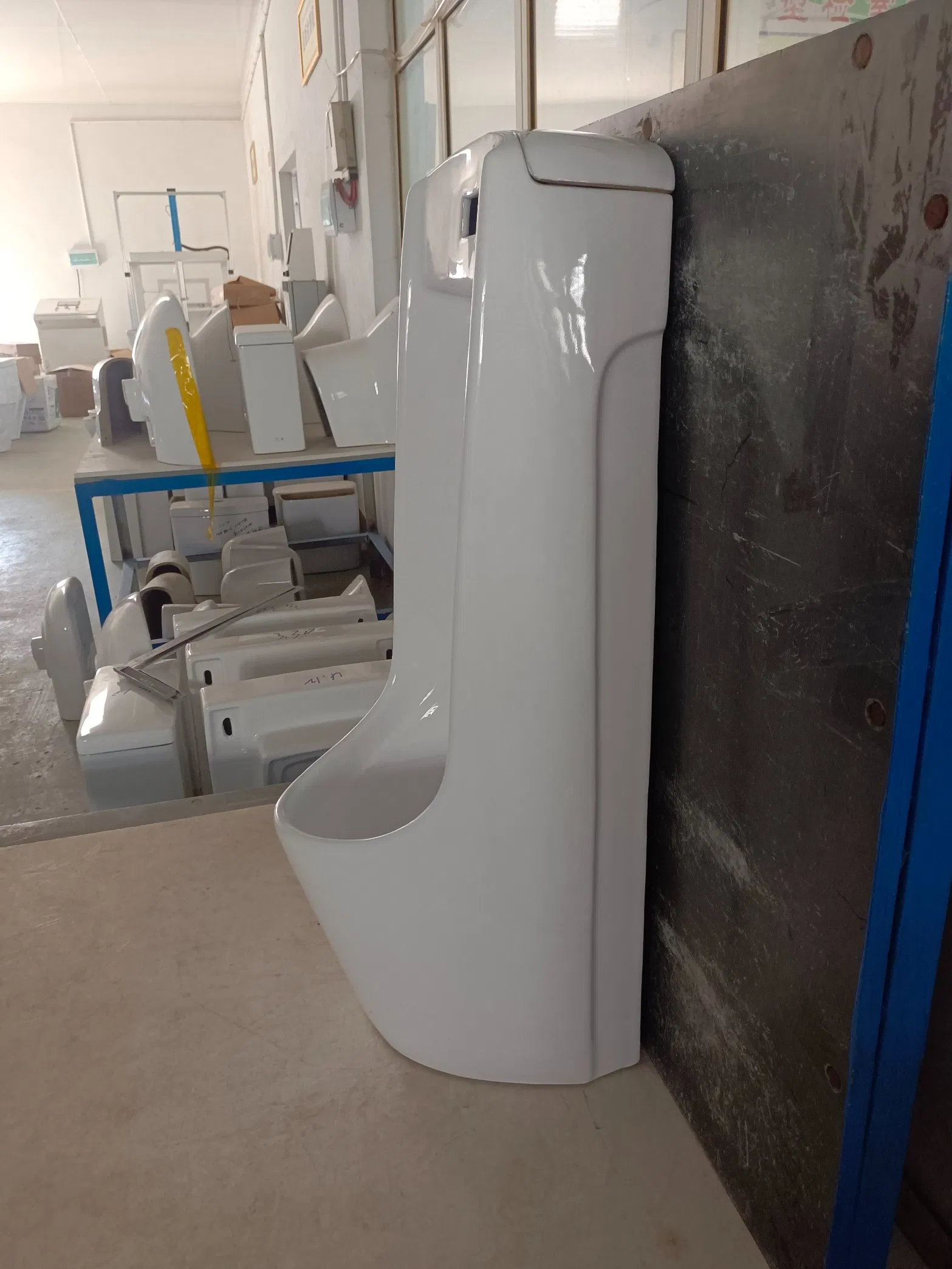 Lofor Top Grade Ceramic Floor Mounted Urinal Bathroom Men's Urinal