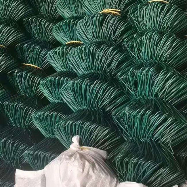 New Standards Chain Link Fencing for Construction/PVC Chain Link Fence/Diamond Hole Roll/Chain Link Mesh Roll/Galvanized Chain Link Fence