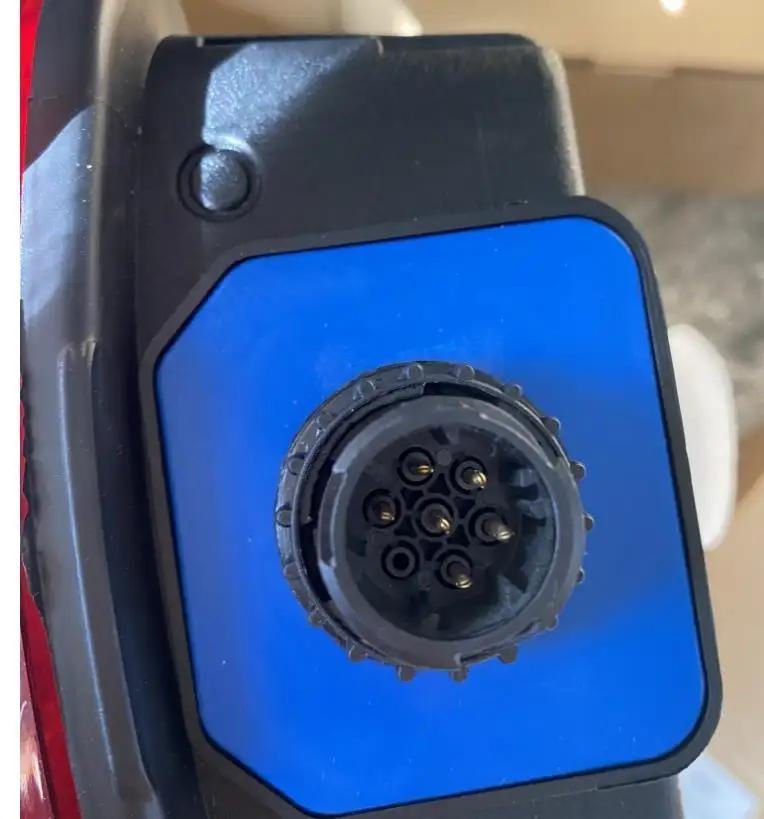 Left Non-Metallic Bumper LED Headlamp Assembly for Sinotruk HOWO Sitrak Truck (Part No. 812W25101-6021)