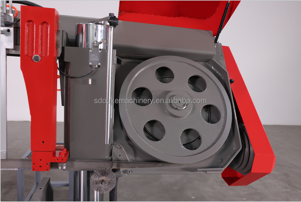 Ленточная пила по металлу автоматическая ЧПУ