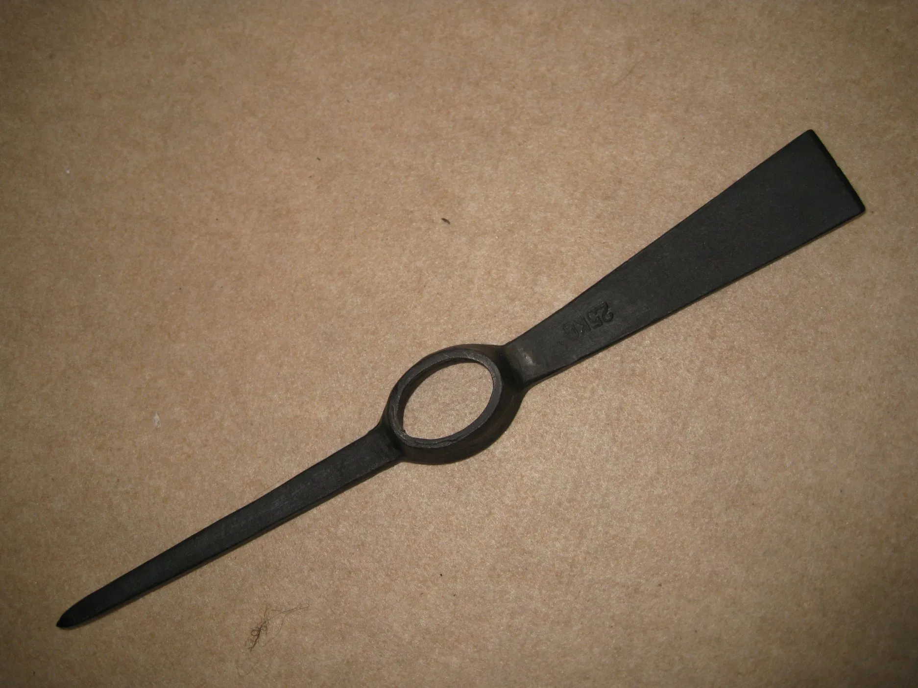 Steel Pickaxe Material Railway Steel with Wood Handle or Metal Handle