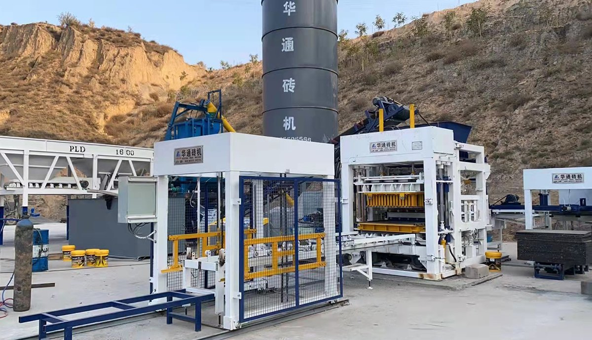 Qt10-15 Automatic Concrete Block Making Machine with High Capacity