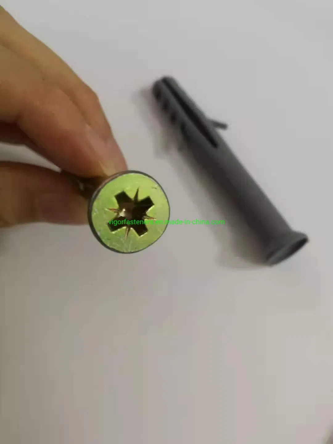 Drywall Anchor Chipboard Screw Plug Anchor Expansion Plastic Anchor Nylon Frame Fixing Wall Screw Anchor for