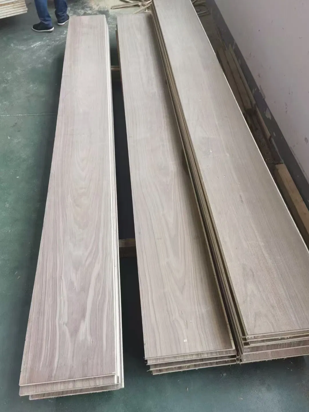 Great Lakes Brand 1.5mm Grade ABC Veneer Lamella Floor Sawn Sliced Walnut