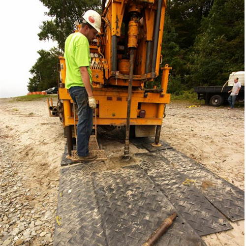 Heavy Duty Ground Mats 4X8 Lightweight HDPE Temporary Ground Protection Mats Bog Mats