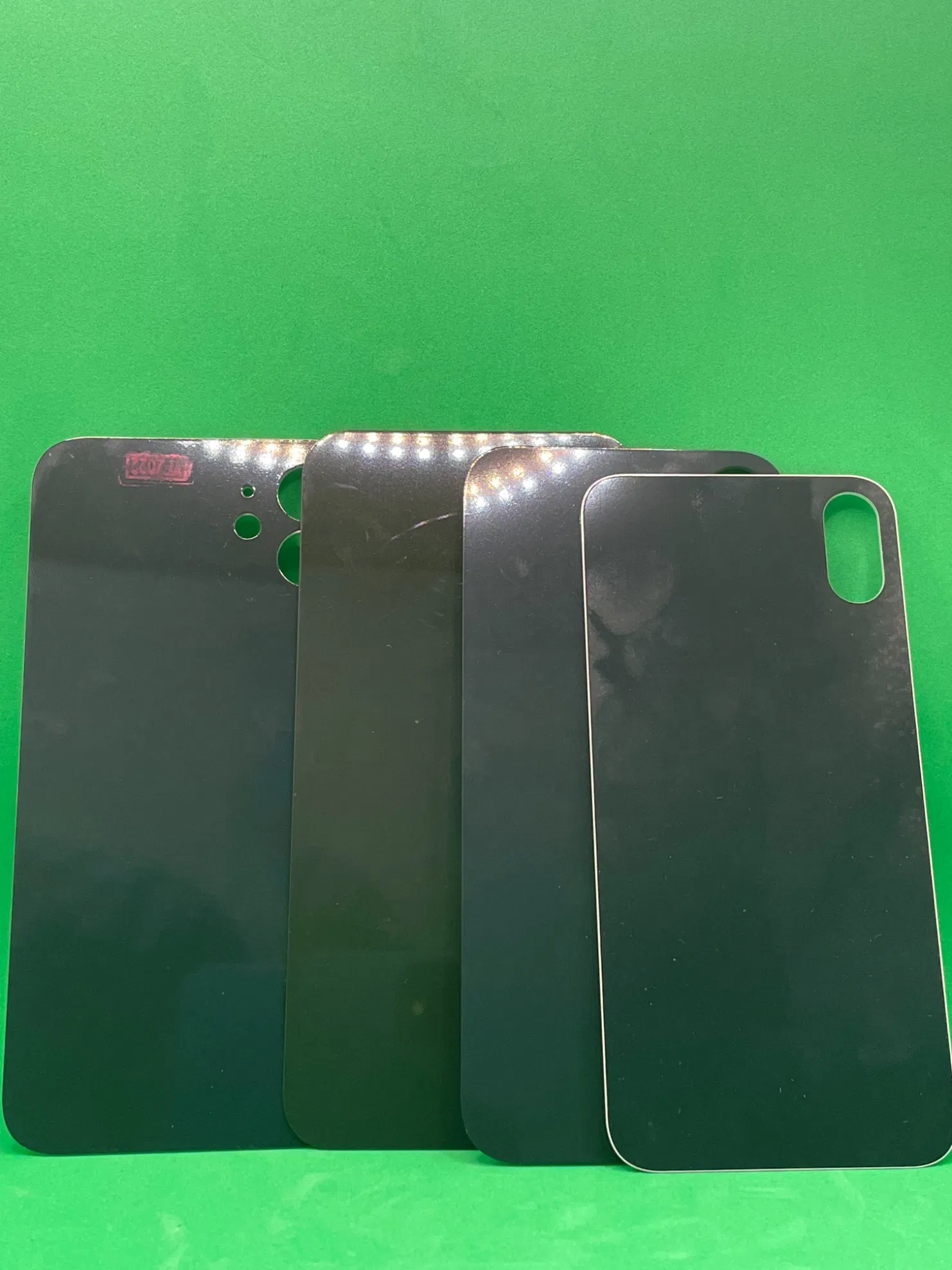 Заднее стекло для iPhone 8 Plus / XR, закаленное, с большим отверстием