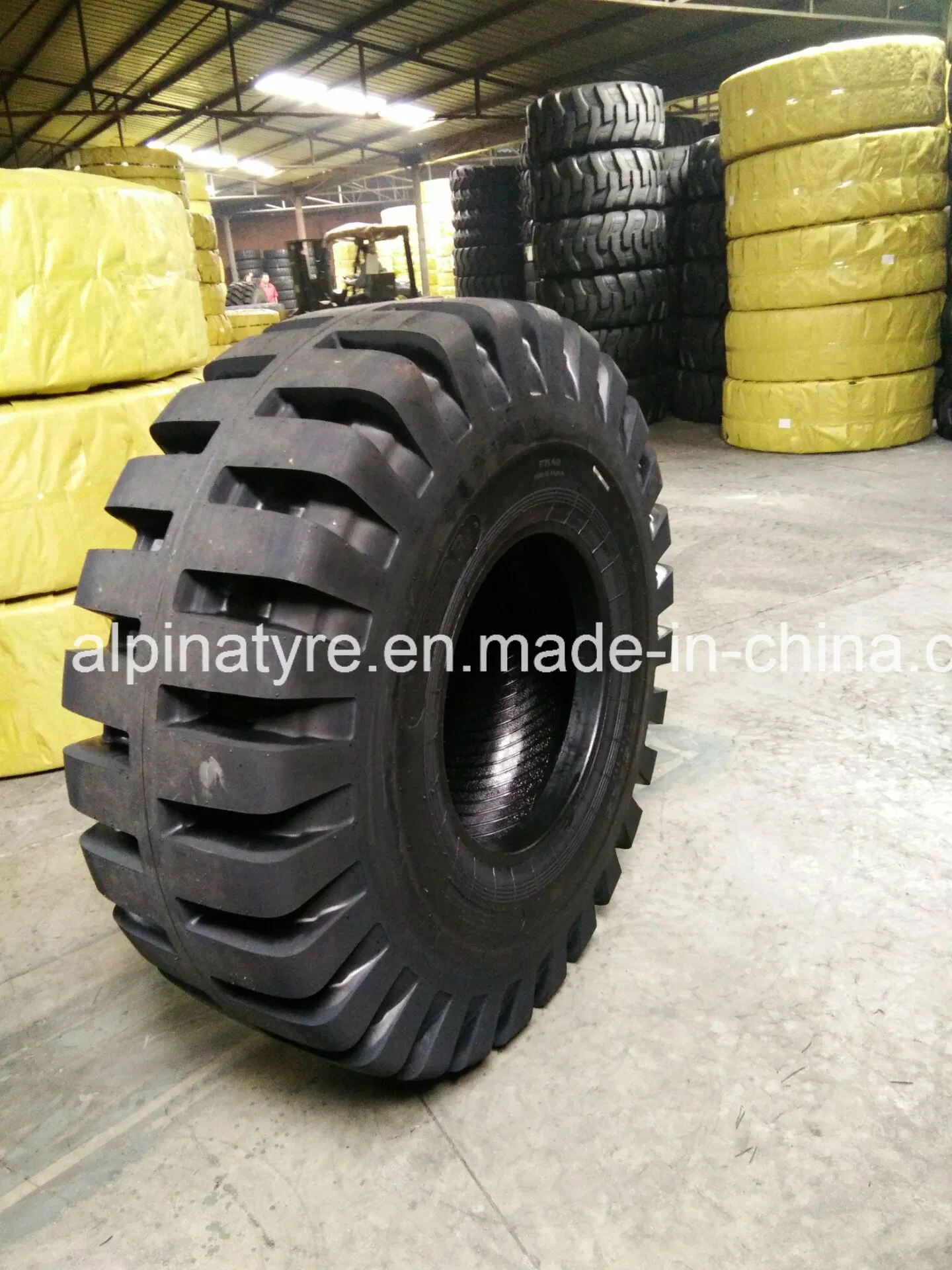 Шина для погрузчика Alpina 10-16.5, 12-16.5