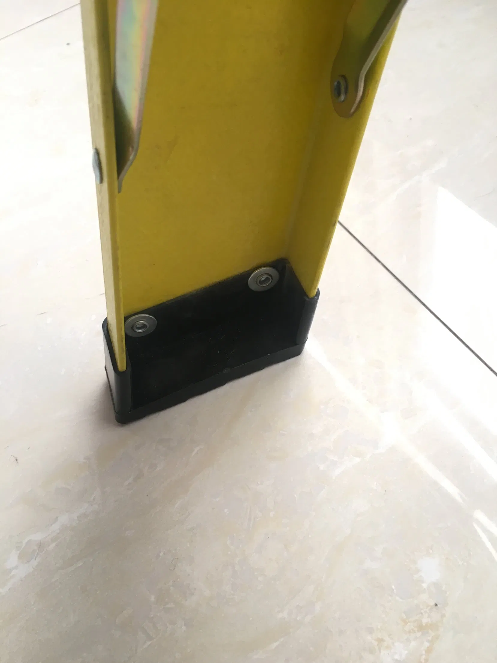 Professional Insulated Fiberglass Folding Ladder for High Voltage Tasks