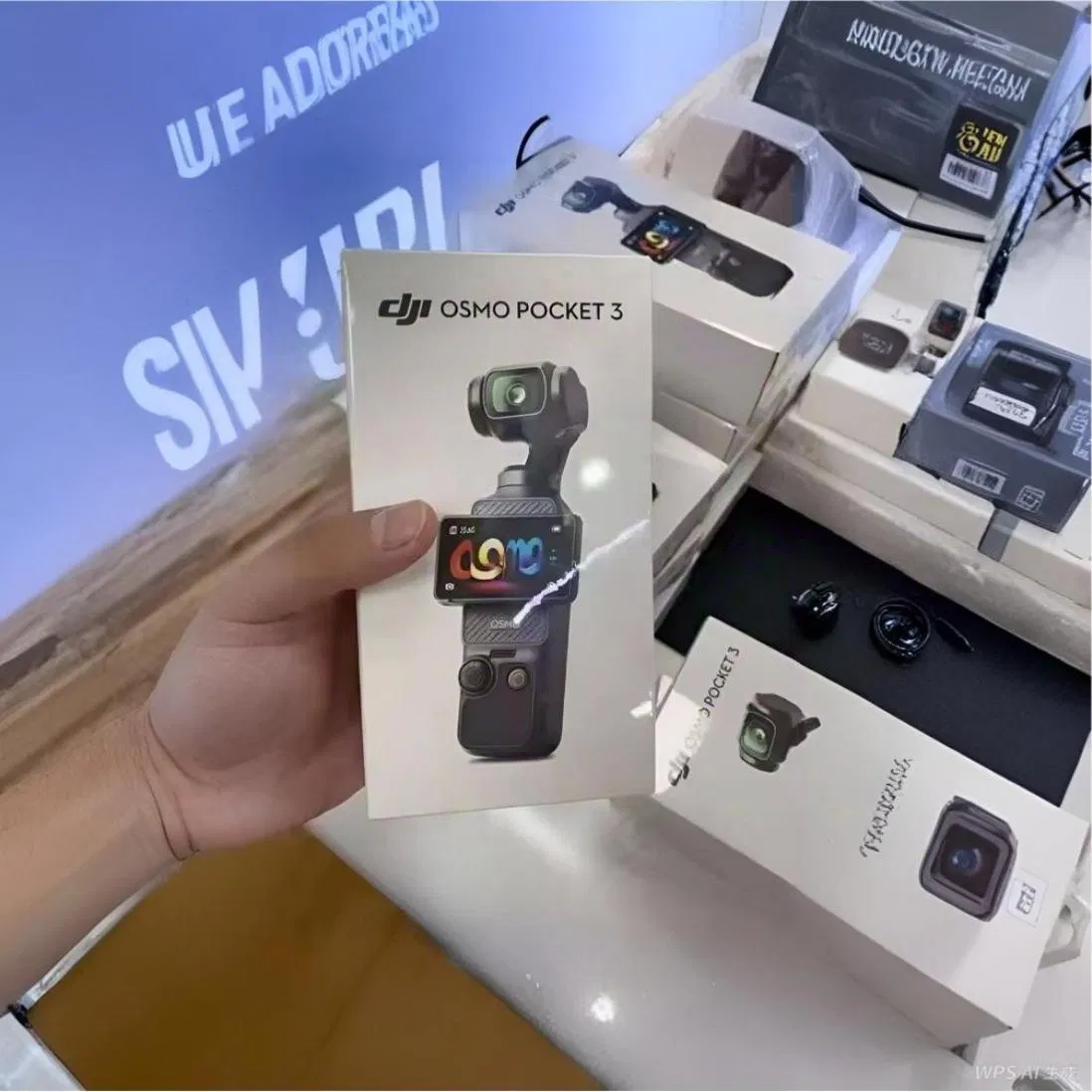 DJI Osmo Pocket 3 Creator Combo: 3-осевой стабилизатор-камера