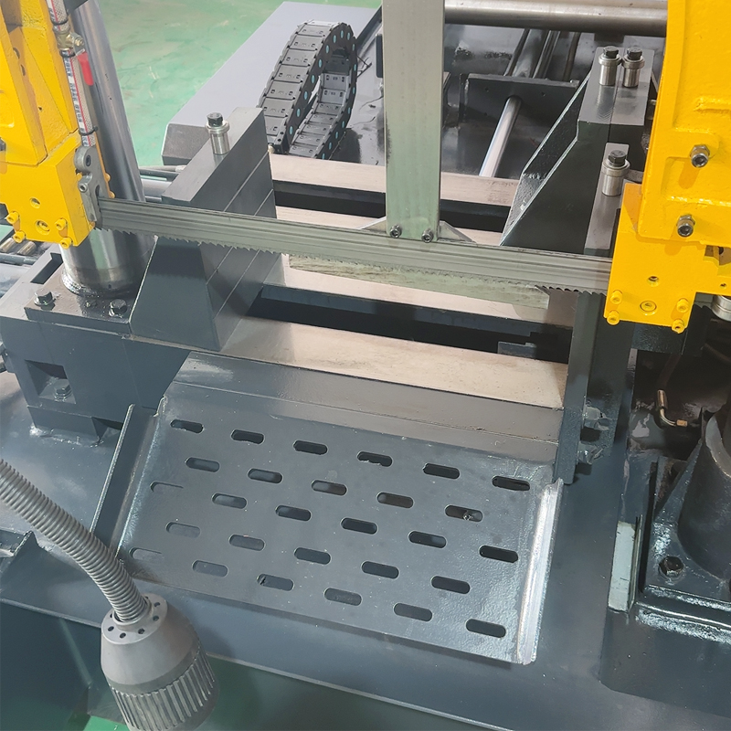 Станок ленточнопильный горизонтальный автоматический по металлу 350 мм