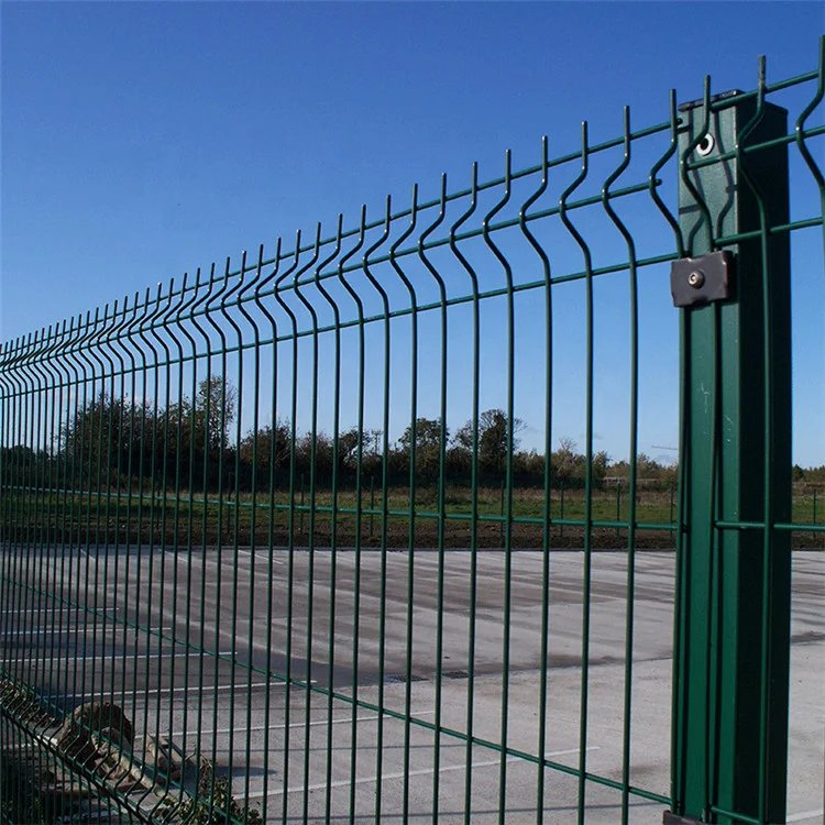 Durable 3D Wire Mesh Fence for Enhanced Security and Privacy