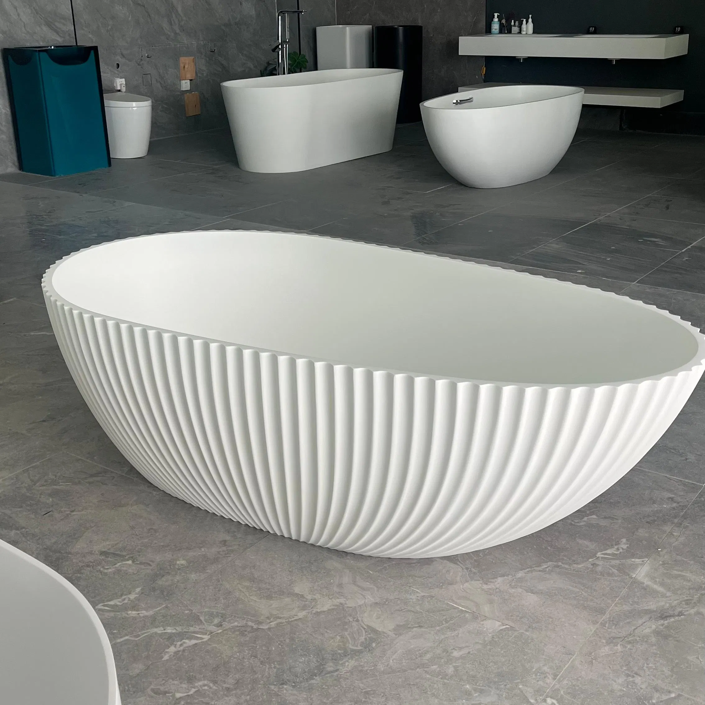 Белая ванна с массажем воздуха, вертикальный узор